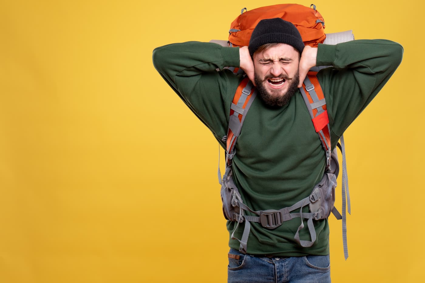 error común en la supervivencia urbana por sobrecargar la mochila